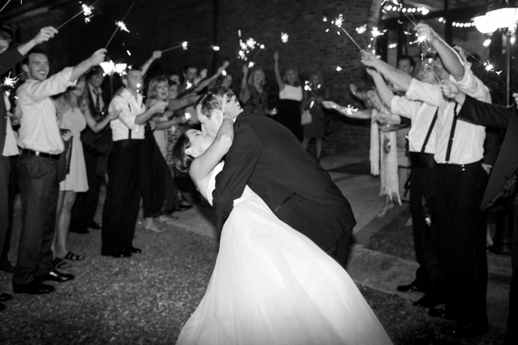 Lauren&MattRusticWhite008-MichelJonsBand (15)