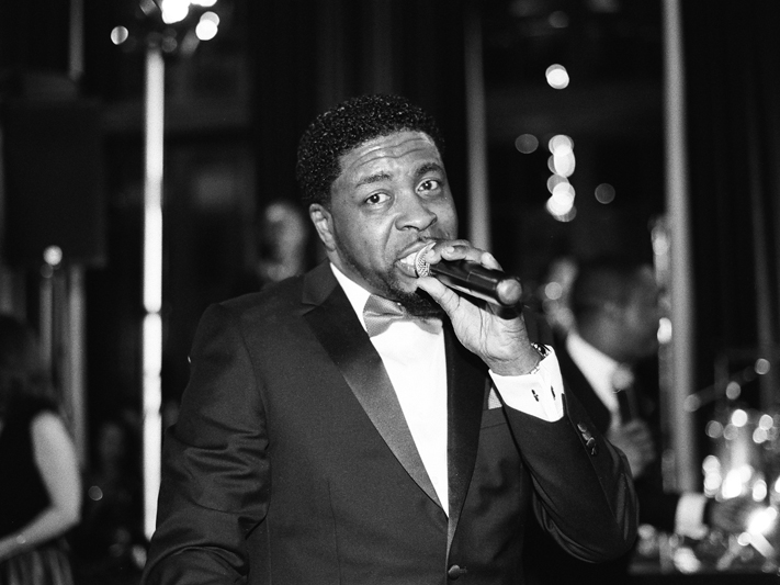 Vocalist for Kustom Made wedding band